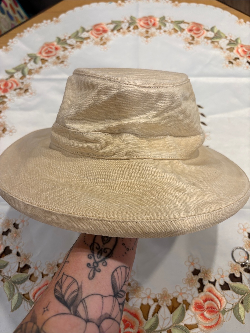 Neutral Beige Women's Wide-Brim Sun Hat